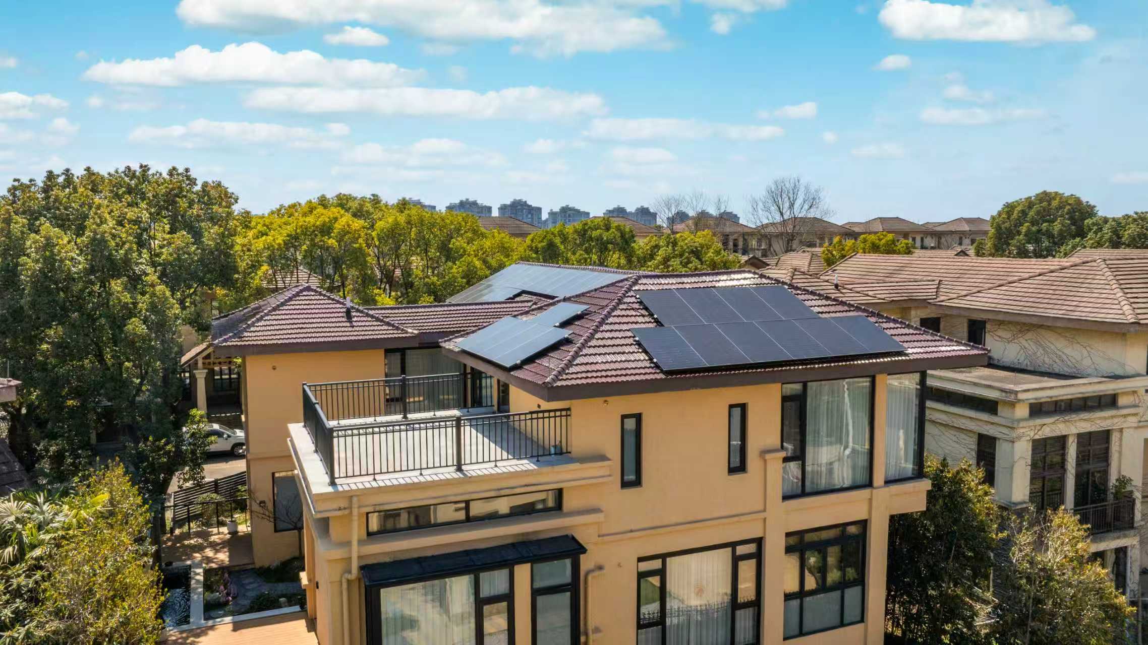 能源新图鉴 | 屋顶上的“年货”，解锁家庭能源自由